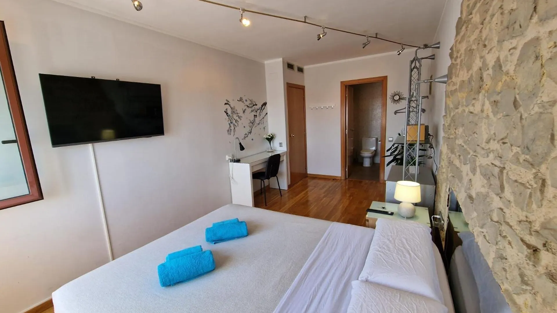Aribau Habitaciones Barcelona Bed & Breakfast